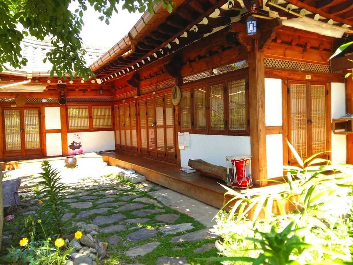Отель Dalbbit Hyang Чонджу Экстерьер фото